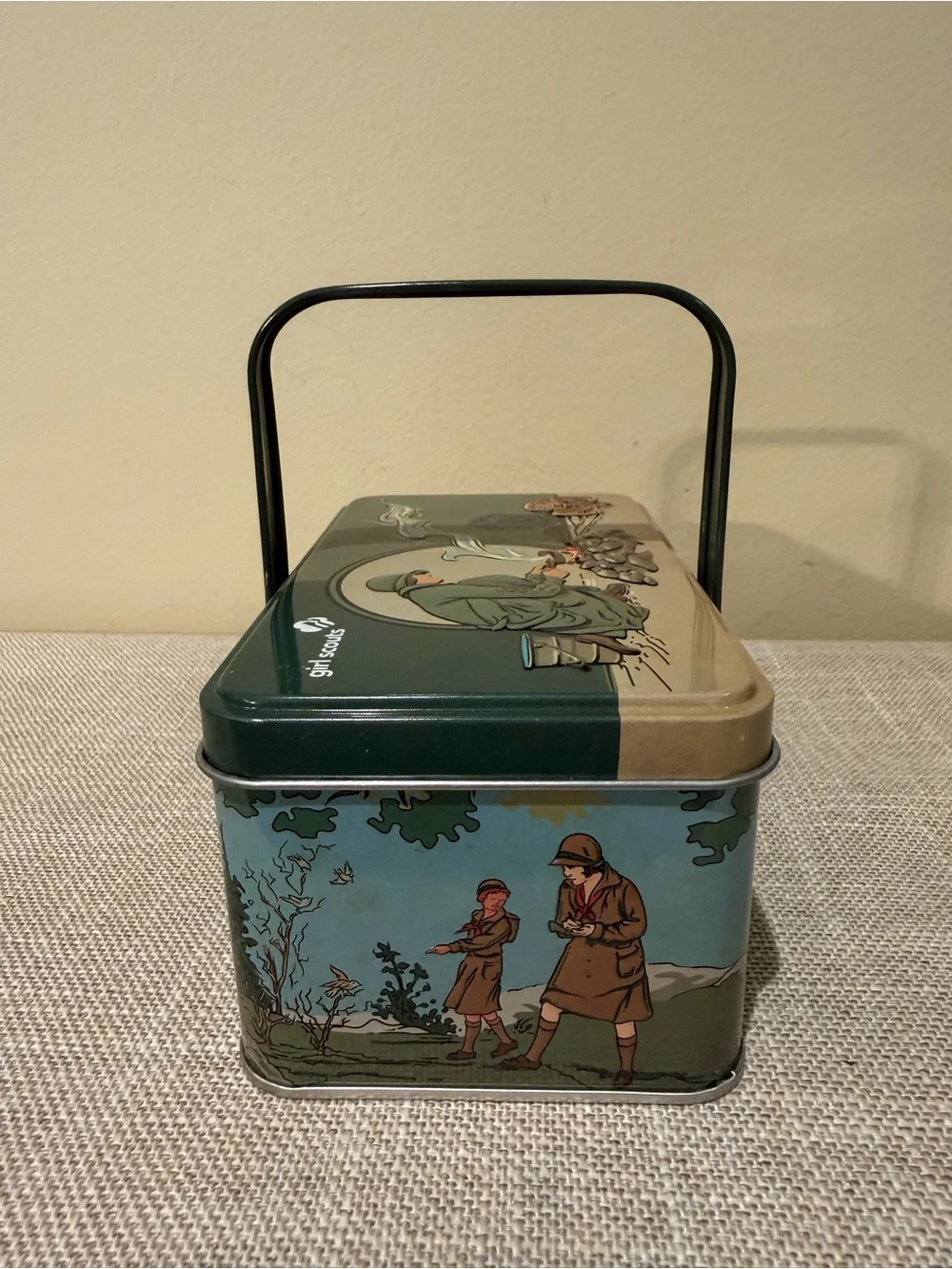 Girl Scouts Nostalgic 1920s Metal Tin Storage Box Lunchbox Handle⁠
